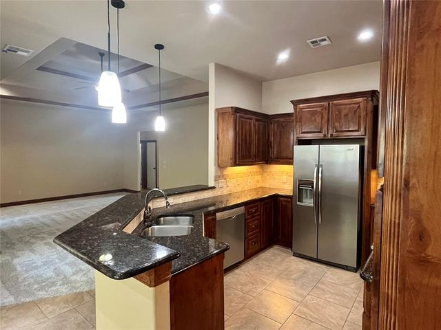 3605 Oakridge Circle, Edmond, OK 73034