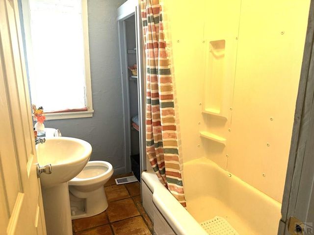 902 State St, Trinidad, CO 81082