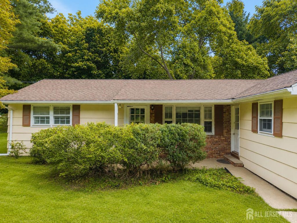 129 Cottrell Road, Old Bridge, NJ 07747
