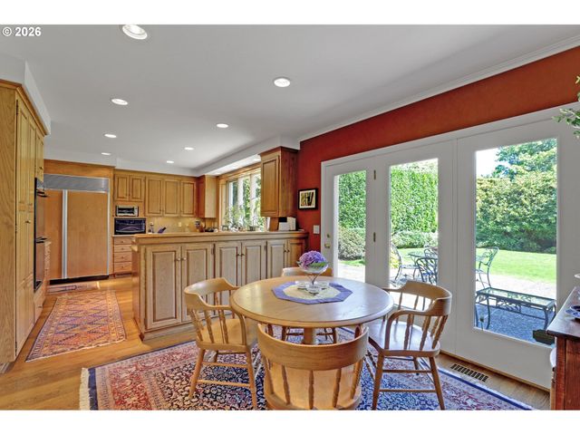 3484 Sw BRENTWOOD Dr, Portland, OR 97201