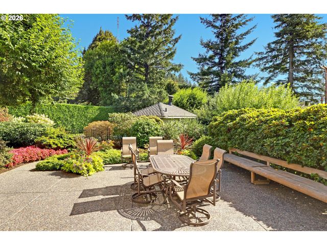 3484 Sw BRENTWOOD Dr, Portland, OR 97201