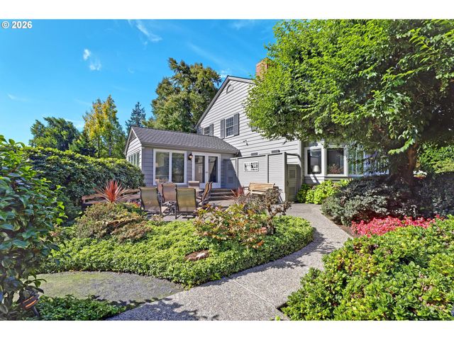 3484 Sw BRENTWOOD Dr, Portland, OR 97201