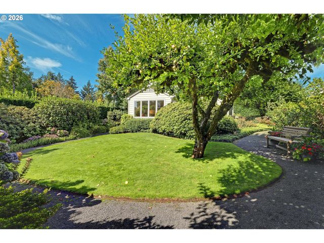 3484 Sw BRENTWOOD Dr, Portland, OR 97201