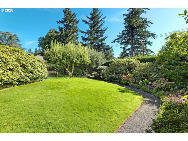 3484 Sw BRENTWOOD Dr, Portland, OR 97201