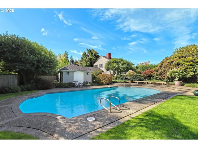 3484 Sw BRENTWOOD Dr, Portland, OR 97201