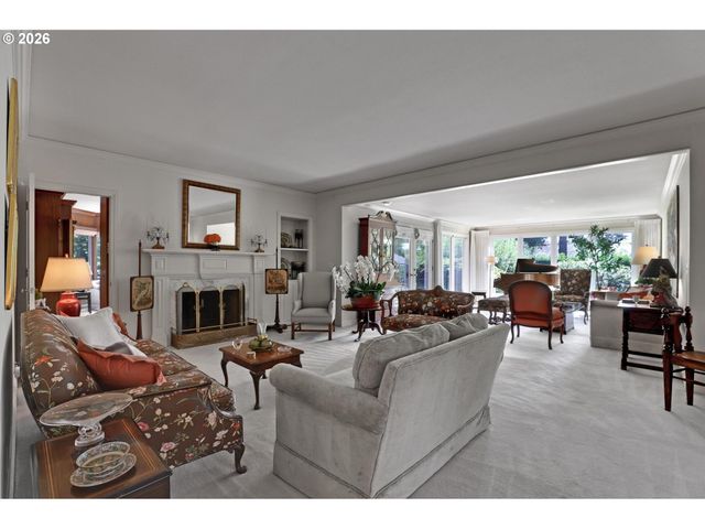 3484 Sw BRENTWOOD Dr, Portland, OR 97201