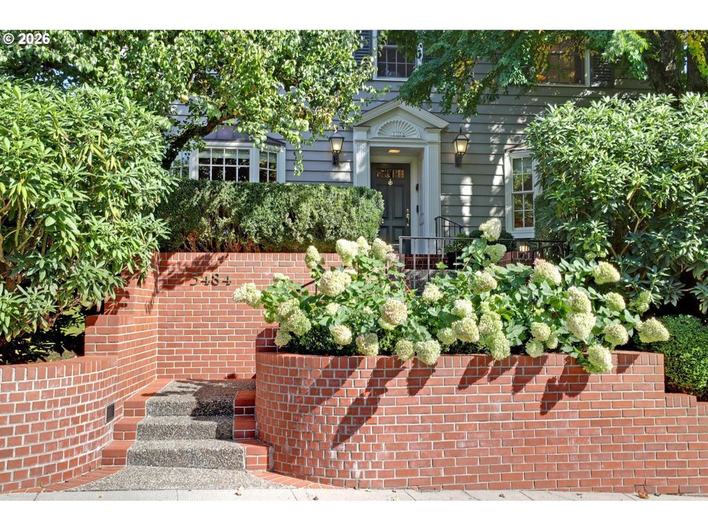 3484 Sw BRENTWOOD Dr, Portland, OR 97201