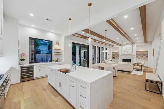 1204 W Drew Street, Houston, TX 77006