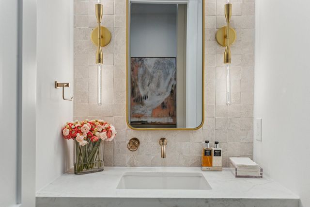 1204 W Drew Street, Houston, TX 77006