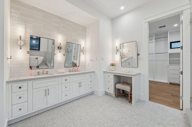 1204 W Drew Street, Houston, TX 77006