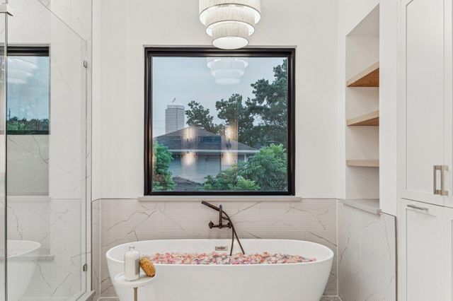 1204 W Drew Street, Houston, TX 77006