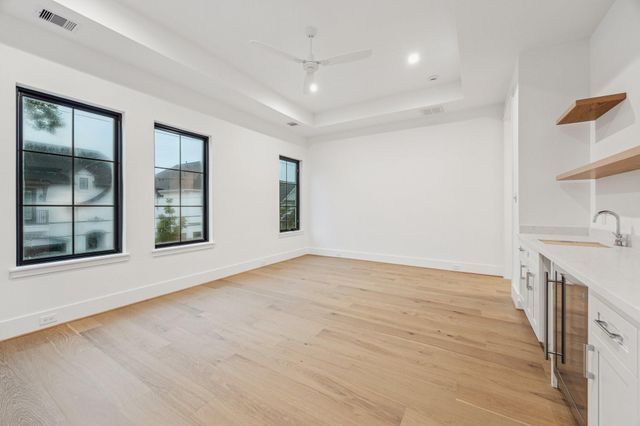 1204 W Drew Street, Houston, TX 77006