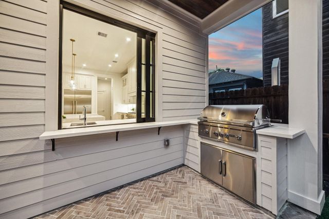 1204 W Drew Street, Houston, TX 77006