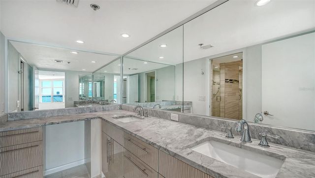 888 BOULEVARD OF THE ARTS 1401, Sarasota, FL 34236