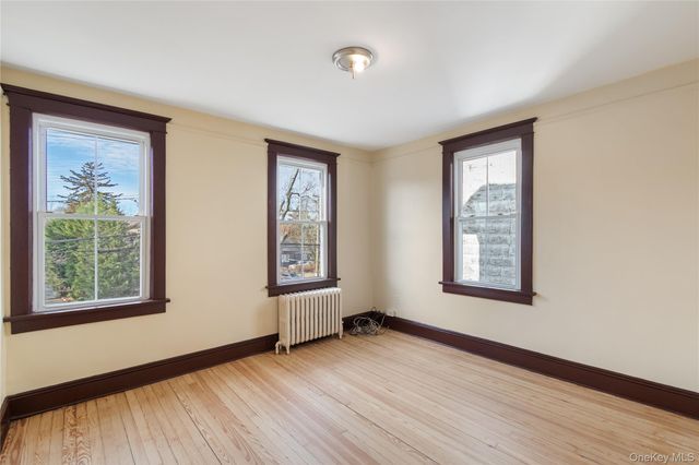 226 Glen Cove Avenue 2, Glen Cove, NY 11542