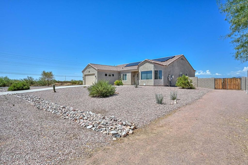 21836 W QUAILS NEST --, Wittmann, AZ 85361 — photo 2