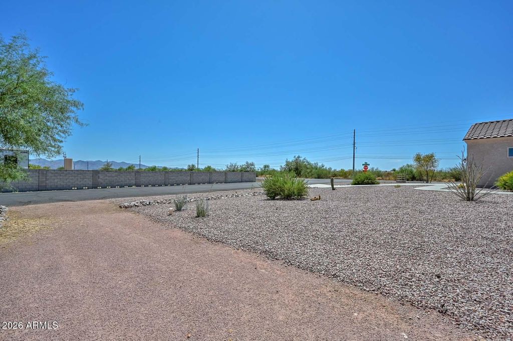 21836 W QUAILS NEST --, Wittmann, AZ 85361 — photo 4