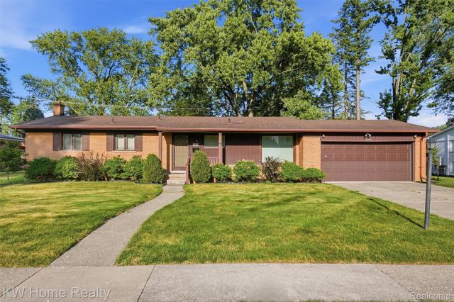16850 Surrey Street, Livonia, MI 48154