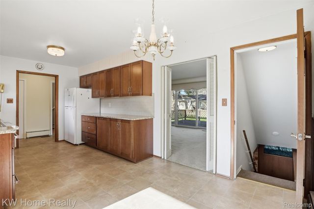 16850 Surrey Street, Livonia, MI 48154