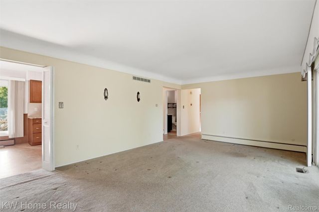 16850 Surrey Street, Livonia, MI 48154