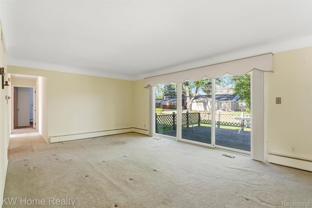 16850 Surrey Street, Livonia, MI 48154
