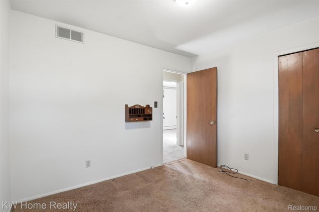 16850 Surrey Street, Livonia, MI 48154