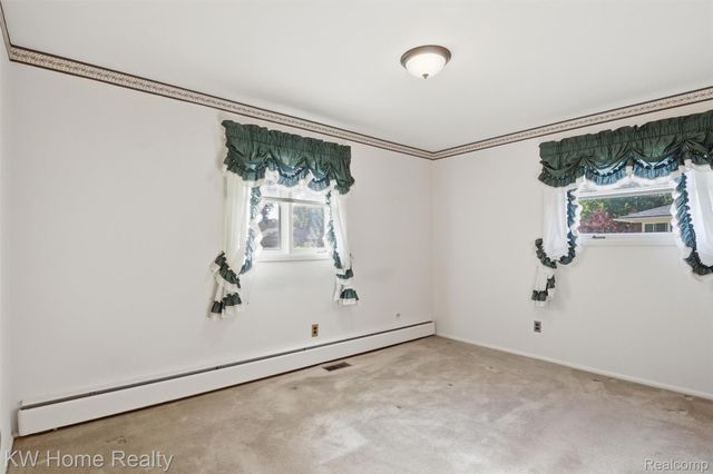 16850 Surrey Street, Livonia, MI 48154