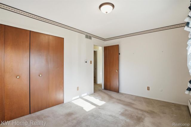 16850 Surrey Street, Livonia, MI 48154