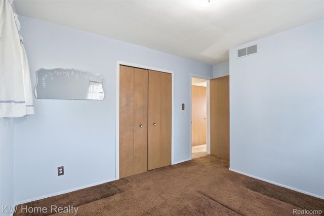 16850 Surrey Street, Livonia, MI 48154
