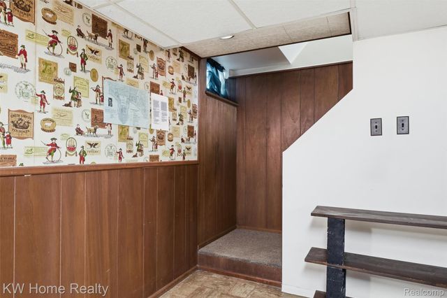 16850 Surrey Street, Livonia, MI 48154