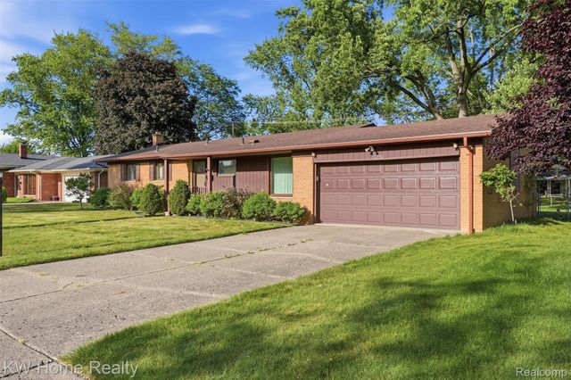 16850 Surrey Street, Livonia, MI 48154