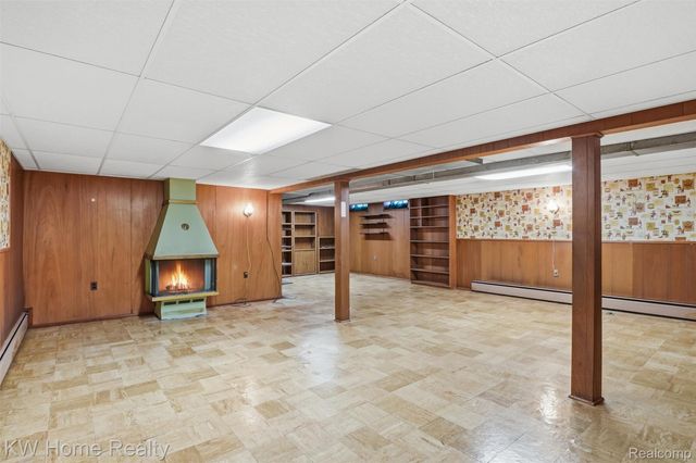 16850 Surrey Street, Livonia, MI 48154