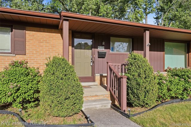16850 Surrey Street, Livonia, MI 48154