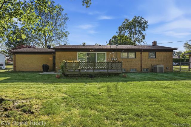 16850 Surrey Street, Livonia, MI 48154
