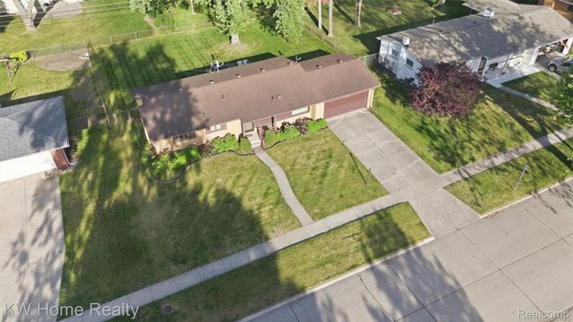 16850 Surrey Street, Livonia, MI 48154