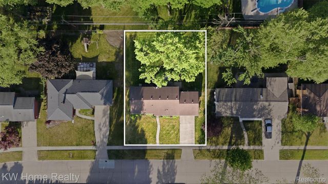 16850 Surrey Street, Livonia, MI 48154