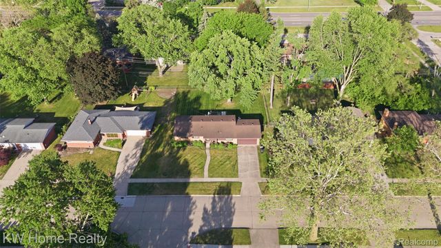 16850 Surrey Street, Livonia, MI 48154