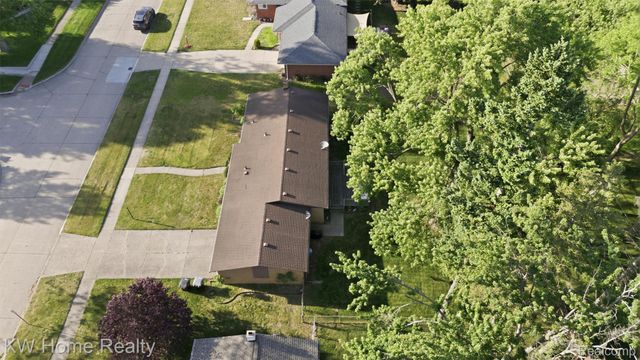 16850 Surrey Street, Livonia, MI 48154