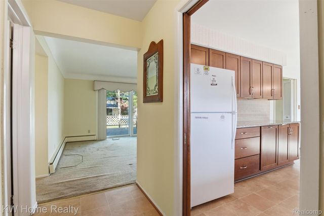 16850 Surrey Street, Livonia, MI 48154