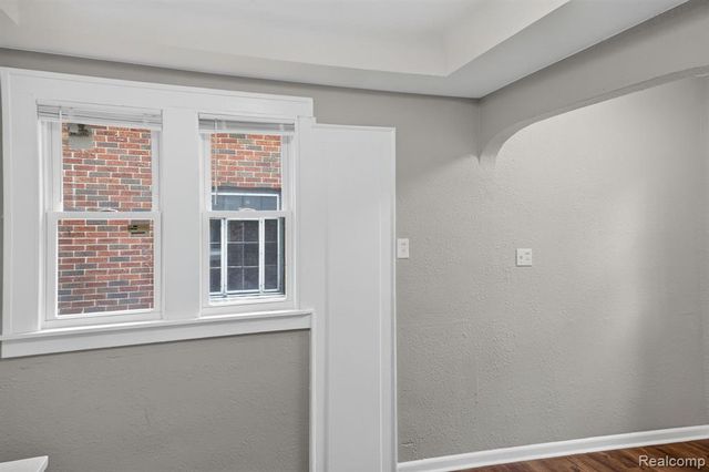 9297 Mckinney Street, Detroit, MI 48224