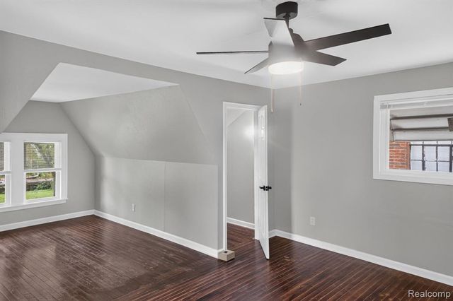 9297 Mckinney Street, Detroit, MI 48224