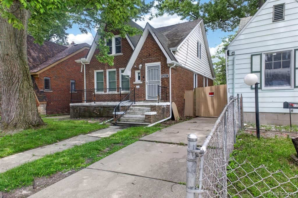 9297 Mckinney Street, Detroit, MI 48224