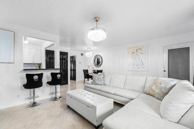 340 Horizons W 102, Boynton Beach, FL 33435