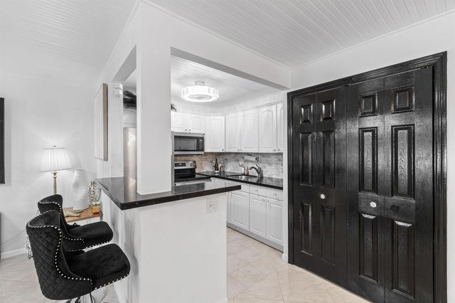 340 Horizons W 102, Boynton Beach, FL 33435