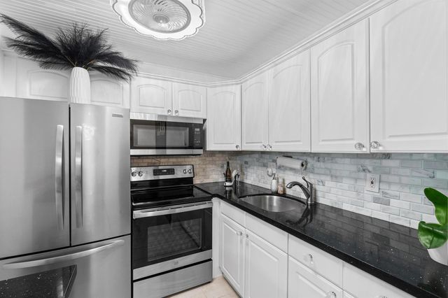 340 Horizons W 102, Boynton Beach, FL 33435