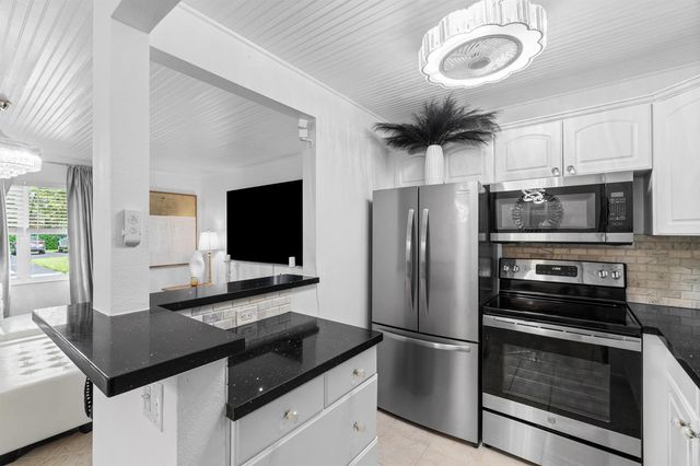 340 Horizons W 102, Boynton Beach, FL 33435