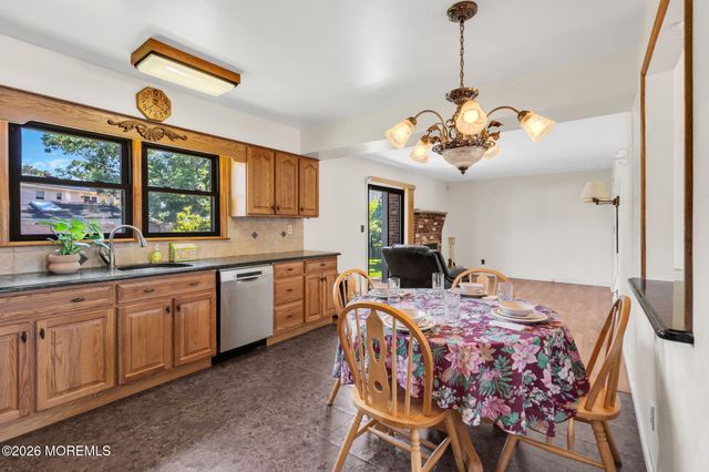 202 Yvonne Drive, Toms River, NJ 08753
