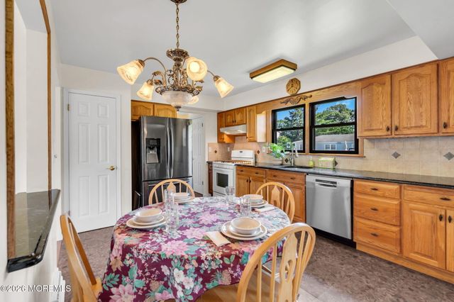 202 Yvonne Drive, Toms River, NJ 08753