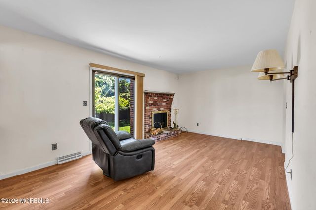 202 Yvonne Drive, Toms River, NJ 08753