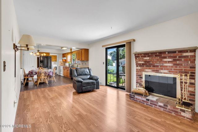 202 Yvonne Drive, Toms River, NJ 08753
